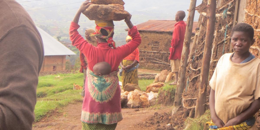 Steinträger und Mutter